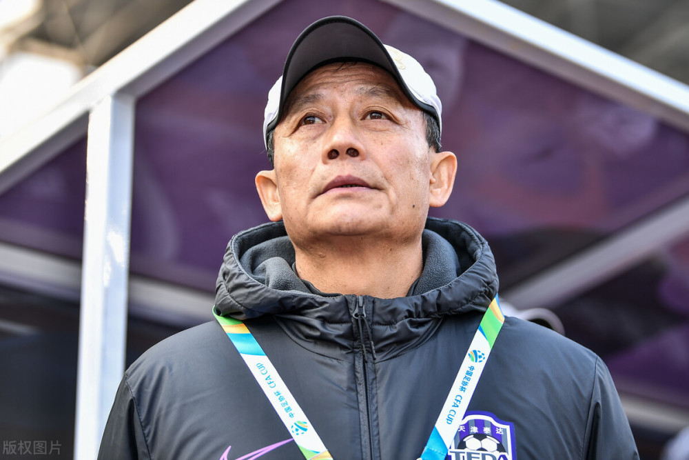 开云体育-荷甲倒计时，新疆广汇今晨内部沟通，细节引发关注，话题不断，年轻球员得到机会的简单介绍